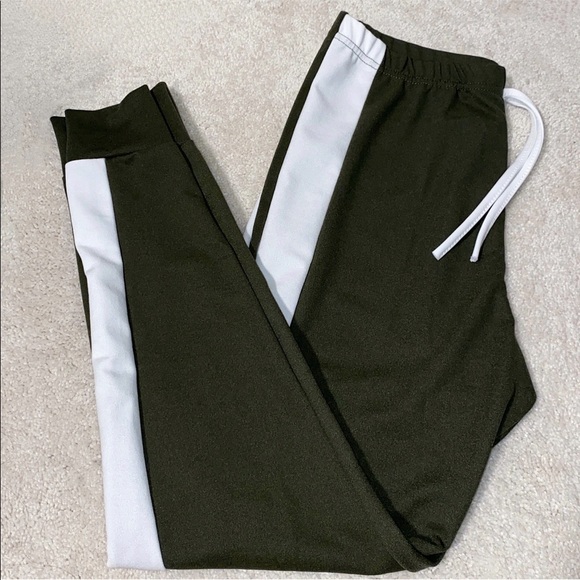 Jogger - Picture 1 of 2